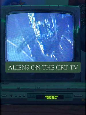 My fav 👽✨#fyp #vhs #vhsplayer #1980saesthetic #1980s #aliens #movie #1980smovies #nostalgia #crttv #horror #scifi #scifimovie 