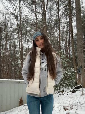 idk how many times I almost fell today❄️🩵😇 #fyp #foryoupage #fyppppppppppppppppppppppp #snowday #northgeorgia #meganmoroney #countrymusic #brunette #bestfilter 