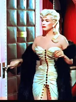 Ooooh right in the lil smokie. #jayne #wisdom #jaynemansfield #classic #hollywood 