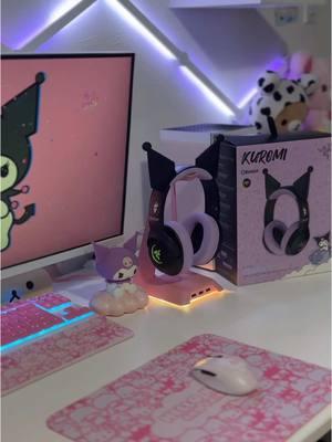 Razer x Kuromi!!!💜🖤 TY @Razer for sending over your new Kraken Kitty V2 BT headset Kuromi Edition! 💜 This headset is PC/Mobile Compatible 🖤 Ear cups powered by Razer Chroma💚 As a Sanrio fan I’m so happy for this collection. Check out razer for the rest of their new Kuromi collection. ♡ ♡ gifted #razer #RazerKuromi #razergaming #sanrio #GamingSetup #gamingaesthetic #cuteaesthetic 