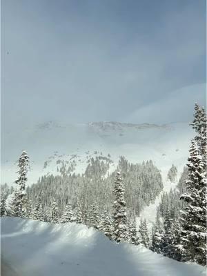 🗻❄️ #snow #colorado #mountains #travel #snowymountains #skiing #snowboarding #viral #fyp #trending #traveltiktok 