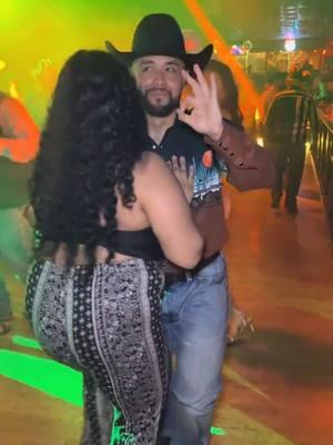 Que buena bailadora @princ3ss.1011 😮‍💨🔥💃🏽 🔥🌪️#norteñasconsax🎷 #texas #botinescharrosontario #jobeshatstore  #zacatecas #jobeshats #amigos #texas #baileschingones #baile #bailesvip #rancho #norteñas #norteñasbailes #baileschingones #zacatecas #fypシ #viral #texas  #escapade2001dallas #vueltas🌪 