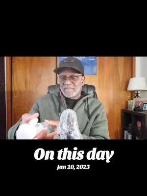 #onthisday Silver Fox ASMR #asmrtingles #asmr #asmrtrigger #asmrlivestream #asmrroleplay #asmrmouthsounds #asmrmakeup #asmrvideo #TikTokLIVE 