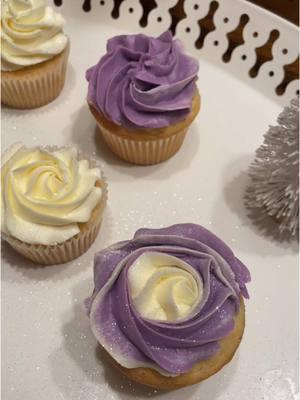 Purple & White Glittery Buttercream Rose Cupcake  #piping #frosting #cakedecorating #cupcakes #buttercreamflowers #buttercreamfrosting 