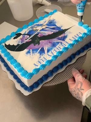 How to train your dragon cake! #walmartcakedecorator #tiffanyscakesontiktok #fypシ゚viral #welcometocaketok #fypシ #bakery🎂 #cakedecorating 