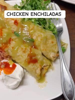 Chicken enchiladas 🤤 #chickenenchiladas #enchiladasverdes #enchiladas #DinnerIdeas #DinnerIdeas #foryou #Foodie #foodtiktok 