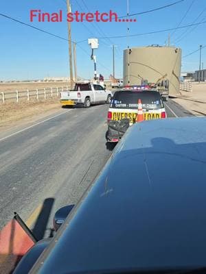 The final stretch with the first round of tanks this afternoon.  Round two is loaded on the decks, and set for sail in the morning #fyp #texas #bluecollar #peterbilt #southerntransport #ivyboys #oversize #hoodlife #largecar #veteran #oilfield #gaspatch #itswhatwedo #teamwork 