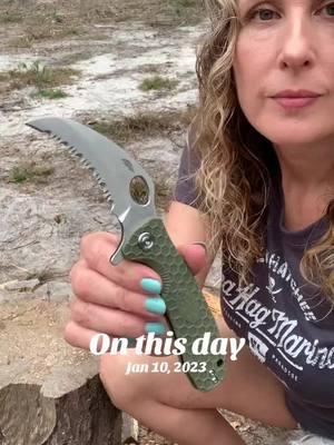 #onthisday I stand on what I said. I mostly carry this folder for self defense. It’s still a viable option for bushcraft if needed and it’s great for cutting rope. Have a great day everyone and always be careful when handling sharp objects. Love you guys ❤️.                                         #bushcraft #survival #bushcraftsurvival #folder #buckeyegirlbushcraft 