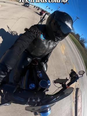 Baby it’s #coldoutside #motorider #roadkingspecial2020 #ridemore #homieandfriends #harleydavidson #motorcyclist #womenriders #fyp #bikerchicks #bikerchicksoftiktok #bikerforbiker #cold #ls2 #texasweather 