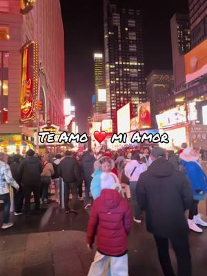 #ecuatorianosporelmundo🇪🇨🌏💫🇺🇸  #newyork #timesquare #empirestate  @S.27.C@  #aladino #tuperfume 