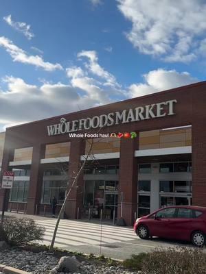 come shopping with us 🫶🏼💗 dry January and not eating out for 40 days... so random strolls in @Whole Foods Market is our new Saturday activity 😂🤭 #wholefoods #wholefoodshaul #wholefooddiet #shopwithme #groceryhaul #groceryshopping #forceofnature #coconutcult #amylu 