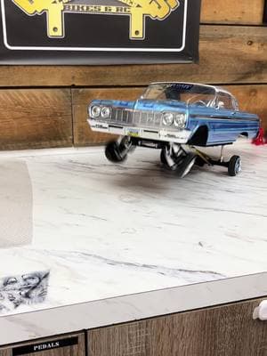 🎯 And there it is! 🎯 Finally ready to go home! Check out this 1964 Lowrider RC Hopper—built and ready to hit the switches! 💥 I’m running a dual servo kit with double servos up front for extra power and a high lock-up in the back. Not perfect, but I’m still learning and dialing in my setups! Got a few more builds in the works—so stay tuned for what’s next! 🔧👀 And like always thank you so much @mini_ranfla760 #lowrider #lowriders #lowrideraddicts #lowriderlife #lowridermagazine #lowriderculture #lowriderrc #lowriderrccar #lowriderforlife #lowriderculture #lowridercultura 