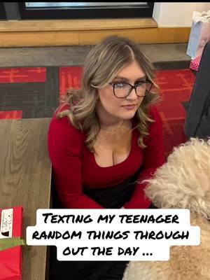 I swear she loves me #textingmyteenager #textingtrend#trend#TIKTOK#fyp#foryou#funny#comedy#foryourpage #textingprank #funnytiktok#comedy#influencer#trending#