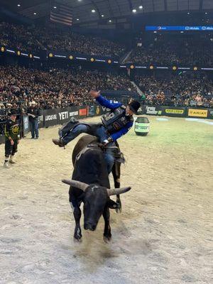 The man with the million-dollar smile gets a score in his 1000th out 👏 #pbr #utb #bullriding #milestone #joaoricardovieira 