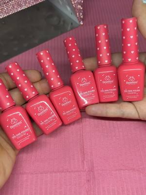 the @BeetlesGelPolish Heartbeat collection is back in stock! 😍 #beetlesgelpolish #valentinesdaynails #valentinesnails 