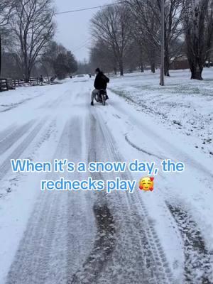 #snowday #pitbike #dirtbike #kentucky #rednecksnowday #redneck #fyp #kentuckysnow #traditionalsnowday #boyswillbeboys #boysandtheirtoys #fypシ #snow @Lane_aubrey 