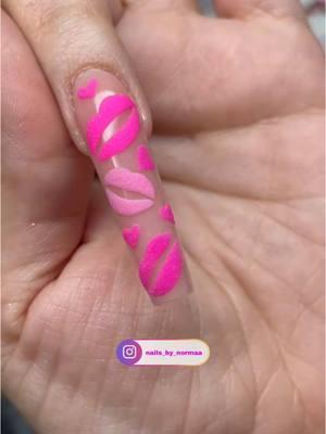 Síganme en Instagram 💖💅🏻 #nailsinspo #nailsbynorma #hemetnails #nailtech #pinknails #sanvalentin  #nails 