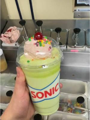 Lime Cream Slush 🍋‍🟩#papasfreezeria #icecream #pov #fypシ゚viral #milkshake #sonic #drivethru #fypviral 