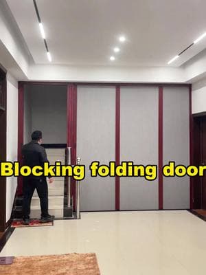 It's convenient to install the blocking folding door. #slidingdoor #slidingdoors #foldingdoor #door #aluminium #alloy #interiordesign #install #tottme #tottmetal 