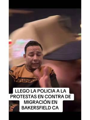 BAKERSFIELD LLEGO HELICOPTERO DE LA POLICIA A LAS PROTESTAS PACIFICAS EN CONTRA DE IMIGRACION EN CALIFORNIA #california  #migracion  #BORDERPATROL #CALIFORNIA #bakerfield #modestocalifornia  #modesto #migra #MIGRANTES #sanjosecalifornia @Univision @Carlos_Eduardo_Espina @Telemundo 52 LA @Telemundo 