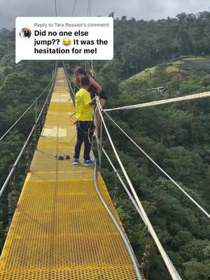 Replying to @Tara Reason Mind you this was the only guy working at this whole place. It was us 4 and just him lol #costrica #bungeejumping #roadsideattractions #aintnoway #fyp #scaryasf 