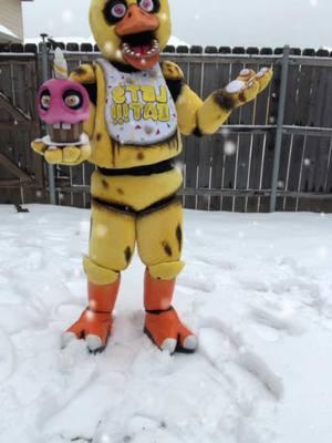 Carl Doesn't Like the Snow #fnaf #chica #cosplay #chicacosplay #chicafnaf #snow #snowintexas #snowday 