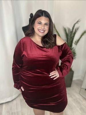 I am wearing the 5x/22 and I am normally a 22/24  I am also 5’2 for reference  Available in Tiktok Shop via the shopping cart  #plussizefashion #curvyfashion #ValentinesDay #plussizestyleinspo #plussizedress 