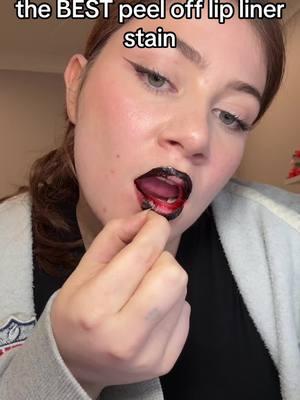 this peel off lip stain literally lasts all day and night on my lips!! it’s the best✨ @SACHEU Beauty US #sacheubeauty #sacheulipstayn #sacheulipliner #peelofflipstain #lipstain 