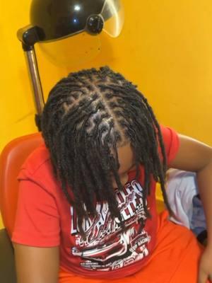 Dying Dreads Back too Black✨ (Story Time Behind how he bleached his hair)😭 #lifeofahairstylist #columbiaschairstylist #columbiastylist #chynadollslayedit #dyingdreads #dyinglocs #retwist #retwistlocs 