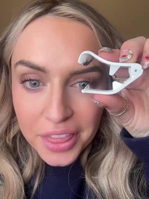 These are SO EASY!! once you learn the magnets it goes on in 2 seconds, but if you cant figure it out you can watch the wasado lives or contact their customer support! #magneticlashes #lashfinds #lashhack #lashtok #lashtutorial #magneticeyelashes #makeupforbeginners #makeuptutorial #makeuptok #beautyfinds #beautyhack #fyp 