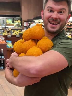 No matter what day it is, Sumos are always a good idea! 🍊 Tell us what you love about Sumos in the comments! #thefreshmarket #sumocitrus #citrus #freshfruit @AJ DeDiego 