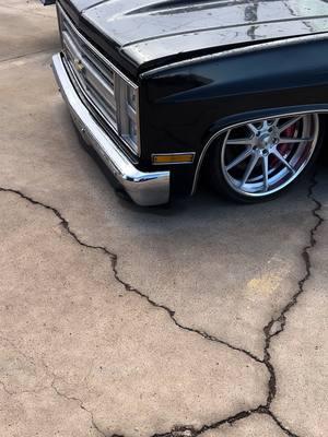 #pasalealaoficina #madeinvalley #956jales #lowtrendz #dropshopjales #rgvstreets #rgvtruckperformance #classictrucks #billetspecialties #billetwheels #c10trucks #rgvtx956 #billetiando #wilwood #wilwooddiscbrakes 