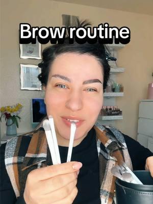 Brow routine using my new brow brush @Morphe Cosmetics and @Anastasia Beverly Hills brow products 10/10👌 #brows #browroutine #browtutorial #browsonfleek #makeup #beauty 