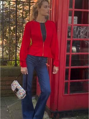 London’s calling in a pillarbox red peplum jacket and a vintage Fendi Baguette #londonlife #gethelook #prelovedfashion #vintagestyle #mystylediary #coolgirl #italiangirl 