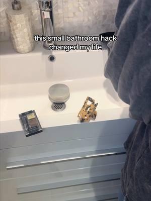 AND it’s amazing when traveling #travelhacks #smallbathroom #bathroomsink #travelmusthaves #makeuphack 