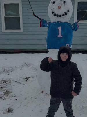 Took some time away from the dogs today to make a snowman with our son. #JustAKid #huge #snowman #Winterstorm #nashvilletn #titans #2025winter #Cold #Fyp #foryou #fypシ #viral #trend 