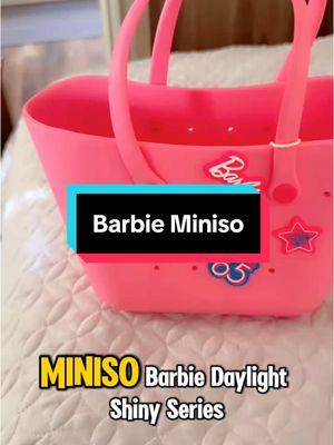 Carry lunch in style with the cute and durable MINISO Barbie Bento Bag perfect for young fans on the go.Perfect for your girls and your grand baby for sure they will love it❤️Get it know click the link to this video.#miniso #barbiebags #pink @MINISO United States #shopping #giftideas #TikTokShop #showcase 