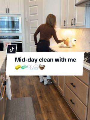 Mid-day clean with me 🧹🧼🧽🫧🧺 #CapCut #cleanwithme #cleaningmotivation #momcleaningroutine #cleaningroutine #relatablemomlife #cleaning #ditl #cleanvlog 