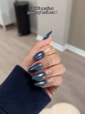 Some january nail inspo for the girls⛓️🥏🩶🖌️ #januarynails #winternailinspo #navychromenails #gelxnails #gelxtips #almondnails #2025nailinspo @NailsbySia 