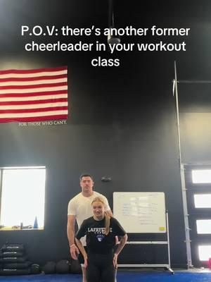 Stunting after a Saturday morning workout >>>  #cheer #stunting #partnerstunt #athlete #kentucky #kentuckycheer #fitness #lifting #workout #acro #washedupathlete 