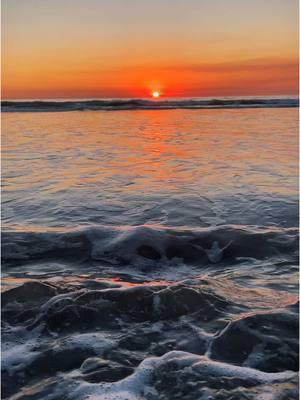 #ocean #sunset #peaceful #california #socal #carlsbadcalifornia #carlsbad #beautiful #beckyoverbeckfitness #beckyoverbeck 