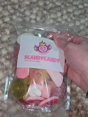 Eating scandycandy with paisley! #imsohappy #tysm #cute #fypシ゚viral #yummy #tiny #soadorable #whatnext #viral #fypp #fypp #baby #SnackTime #babyalive #♡ #scandycandy 