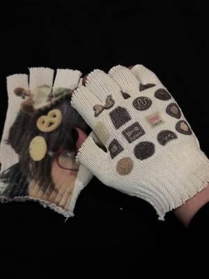 chocolate biscuit girl fingerless gloves available on my etsy ^_^  #foryou #fyp #biscuit #chocolategirl #biscuitgirl #lolitafashion #chocolatefashion #kawaii #anime #SmallBusiness #fingerlessgloves #nostalgia 