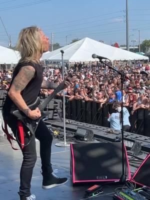 That moment when you see Chris starting climbing during a show 😆 #chrisjerichofozzy #rockbands #rockmusic #music #bandsoftiktok 