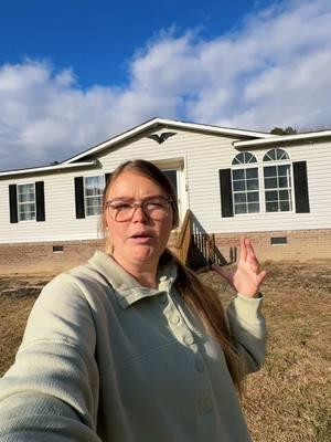 Also, no snow for the ones who are asking:( #doublewidequeen #doublewide #mobilehome #manufacturedhomes #newmobilehome #mobilehometour #fy #fypage #fypツ #foryouuu #foryoupagee 