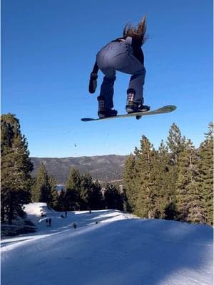 Fun hits 🙃 #snowboardinggirl #snowboarding @Bibbelts 