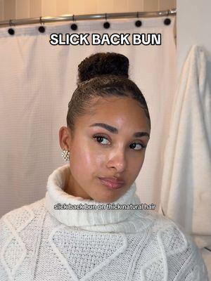 high slick bun with middle part on natural hair aka my arm workout for the day 😂 #slickbackbun #slickback #middlepartponytail #naturalhair #curlyhair #curlyhairstyles #naturalhairstyles 