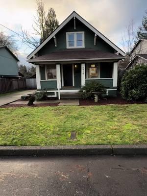 Caught a break in the rain this morning, just in time to tour this cute home! The main floor is stunning. I loved the spaces, bright light from the windows and so many little pieces of charm. I got underwhelmed upstairs though, but I won’t spoil it for ya. Let me know what you think!  Not my listing but I can help you buy!  Listed at $449,000 MLS ID: 593653766 4 Bedrooms 🛌 1 Bathrooms 🛀 1,946 Square feet  $3,353 Annual property taxes  Schools:  K-5: James John (6/10) 6-8: George (4/10) 9-12: Roosevelt (5/10) *Ratings according to Greatschools.com, due diligence encouraged.  #PDX #Portland #Oregon #portlandoregon #portlandrealtor #pdxrealtor #pdxrealestate #portlandrealestate #pdxbroker #housegoals #househunting #realestate #realestateagent #realtorlife #bungalow  #curbappeal #dreamhome #homeforsale #houseforsale #portlandhomeforsale #renovated #Portlandhomesforsale #Portlandlife #Portlandliving #Portlandrealestate #Portlandrealty #walkableneighborhood #realestateexperts  #Portlandexpert  #bringthedog #justRealtorthings #tiktokviral #fyp #foryoupage #aesthetic Listed by Jonathan Ziegler of Eleete Real Estate