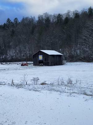 I actually helped hang that barn quilt In probably 2007😁 #wnc #smokymountains #fyp #appalachia #barn #barnquilt #farm #farmland #snow #easttennessee #Home 