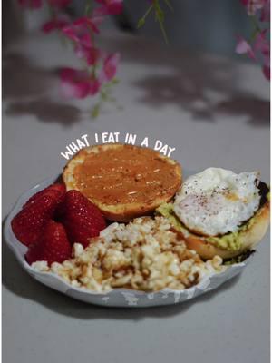 please TRUST ME WITH THE PB ON CHICKEN AND RICE OKAY 😭🙂‍↕️ #wieiad #whatieatinaday #fulldayofeating #whatiatetoday #whatieayinaday #healthyeating #whatiate #fdoe #mealideas #foodinspo #highproteinrecipes #wholefoods #wieiadrealistic #healthybreakfast 